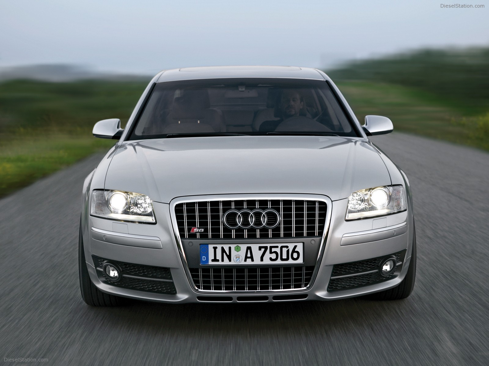 Audi S8 (2005)